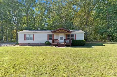 221 Gourdneck Rd NW, Tullahoma, TN 37388
