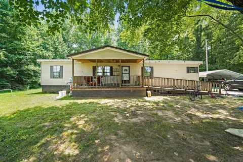 541 Wd White Rd, Walling, TN 38587