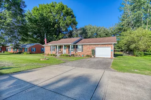 810 S Broadway St, Portland, TN 37148