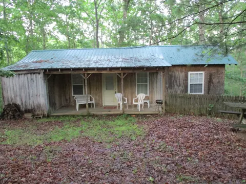 3291 Rustling Oaks Dr, Nunnelly, TN 37137