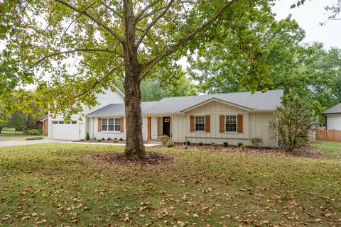 1803 Royal Dr, Murfreesboro, TN 37129