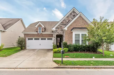 1825 Stonewater Dr, Hermitage, TN 37076
