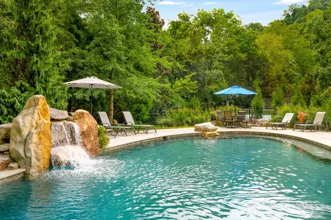 6601 Ellesmere Rd, Nashville, TN 37205