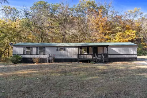 901 County Farm Rd, Centerville, TN 37033
