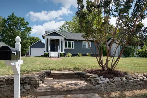 111 Lindsley Park Dr, Nashville, TN 37206