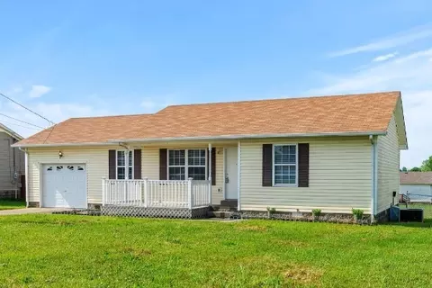 105 Karen Ct, Oak Grove, KY 42262