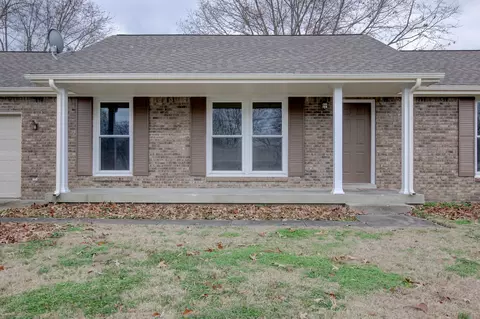 202 Centennial Dr, Clarksville, TN 37043