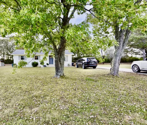 605 Brenda Ave, Loretto, TN 38469 photo 3