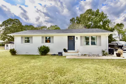 605 Brenda Ave, Loretto, TN 38469