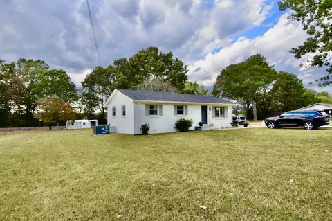 605 Brenda Ave, Loretto, TN 38469 photo 4