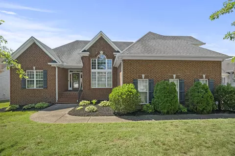 1011 Crimson Way, Hendersonville, TN 37075