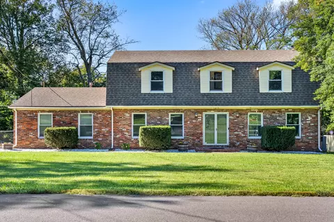 320 Donna Dr, Hopkinsville, KY 42240