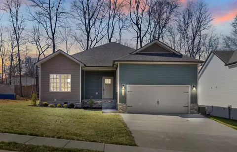 212 Wade Hampton Ln, Clarksville, TN 37040