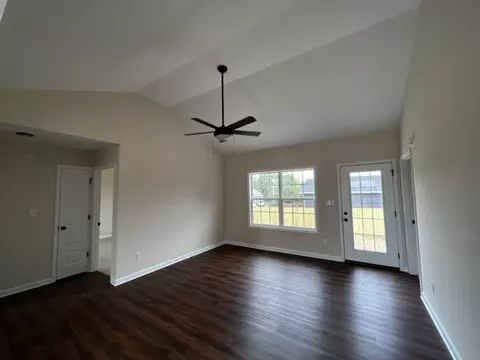 110 Modena Pl, Decherd, TN 37324 photo 2