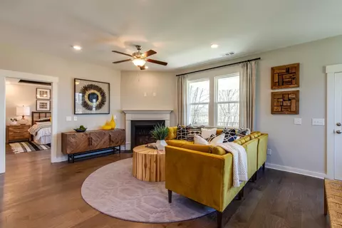 631 Snap Dragon Ln, Hendersonville, TN 37075