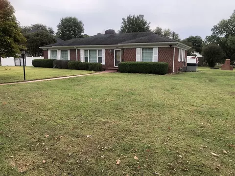 141 Sunset Dr, Gallatin, TN 37066
