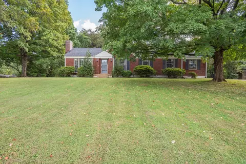 304 Pineway Dr, Nashville, TN 37217