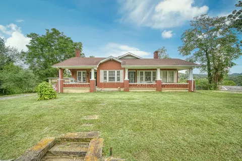 512 Gaines St, Sparta, TN 38583