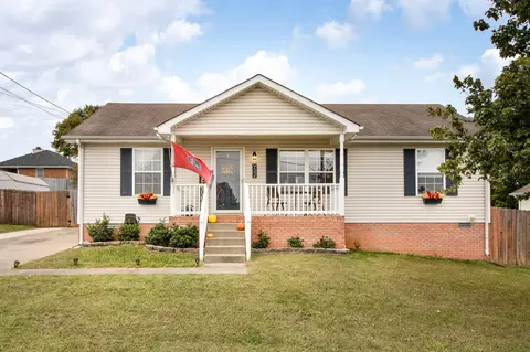 932 Lindsey Dr, Clarksville, TN 37042