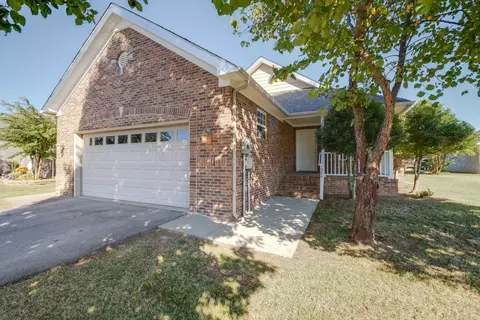 1904 Littleton Ct, Columbia, TN 38401