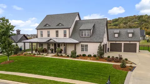 6629 Flushing Dr, College Grove, TN 37046