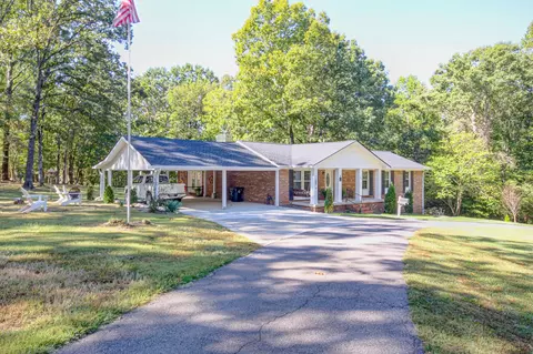 832 Asbury Dr, New Johnsonville, TN 37134