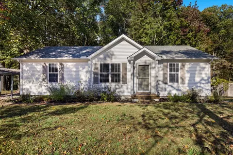 1027 Winding Way Dr, White House, TN 37188