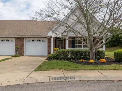 1307 Crofton Park Ct, Columbia, TN 38401