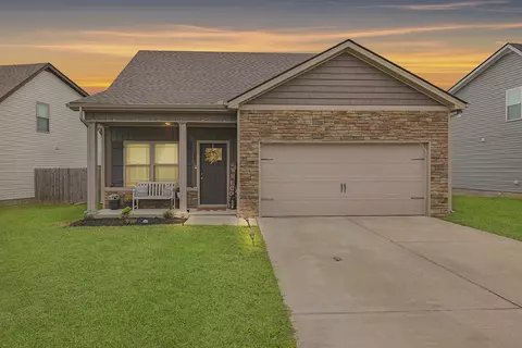 317 Providence Dr, Lebanon, TN 37087