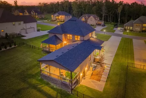 1120 Reda Dr, Clarksville, TN 37042