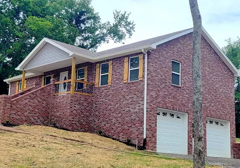 164 Chipman Rd, Bethpage, TN 37022 photo 2