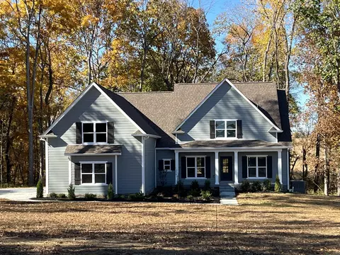 3376 New Hall Rd, Greenbrier, TN 37073