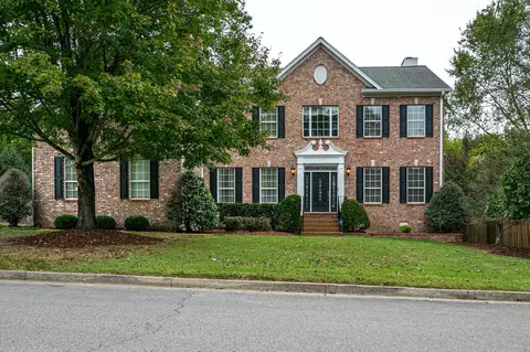 8012 Pine Forest Dr, Nashville, TN 37221
