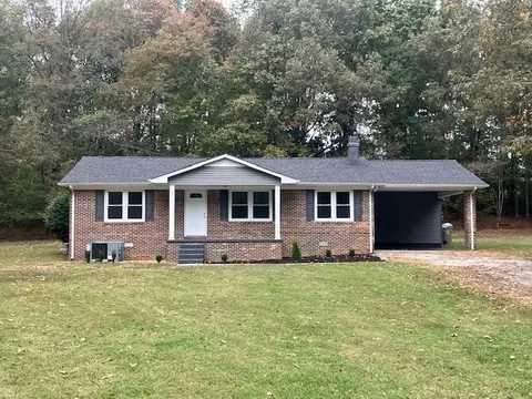 176 Tanglewood Trl, Estill Springs, TN 37330