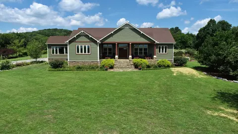100 Hankins Ln, Hartsville, TN 37074