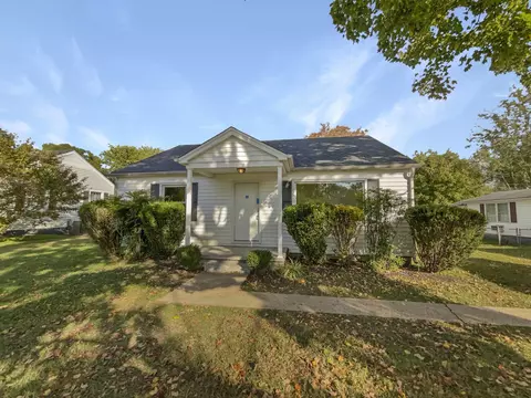 226 E Meadow Cir, Clarksville, TN 37043