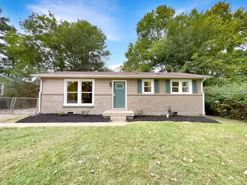808 Country Club Dr, Clarksville, TN 37043