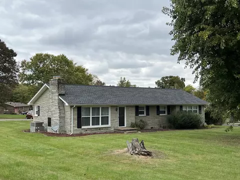 1403 Ellington Dr, Lafayette, TN 37083