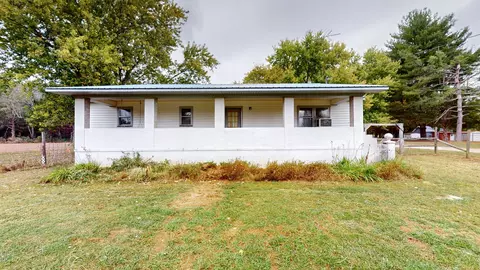 67 Medley Ln, Estill Springs, TN 37330