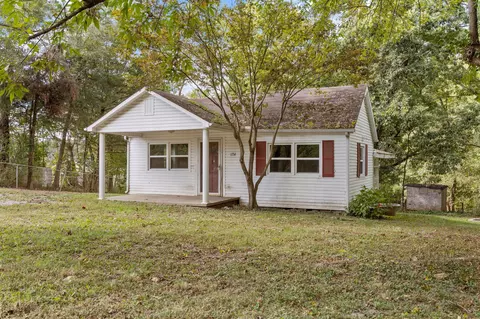 1752 Cumberland Heights Rd, Clarksville, TN 37040
