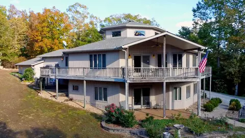 1050 Deer Creek Rd, Linden, TN 37096
