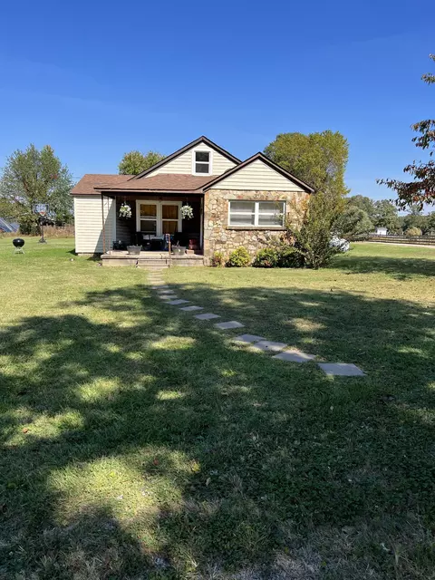 400 Hurricane Loop, Tennessee Ridge, TN 37178