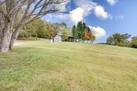 40 Barnetts Campground Ln, Gordonsville, TN 38563