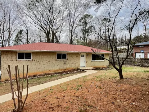 122 Gateway Ln, Rossville, GA 30741