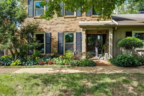 105 Boxwood Dr, Franklin, TN 37069