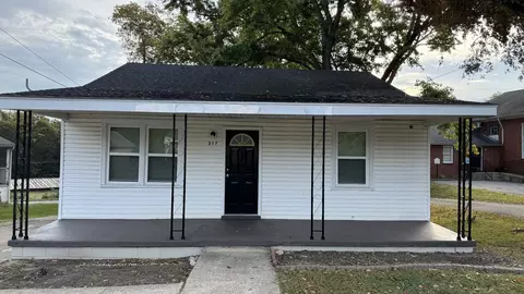 317 Walker St, Clarksville, TN 37042
