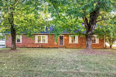 1113 Oak Dr, Murfreesboro, TN 37128
