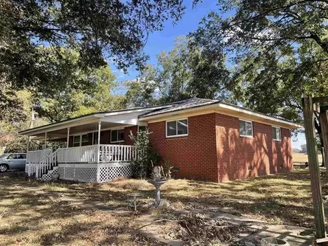114 Broadway St, Friendship, TN 38034