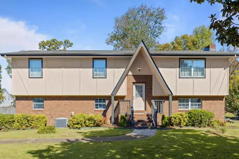 8403 Iris Dr, Chattanooga, TN 37421
