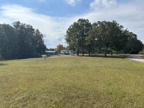 105 Lyell Rd, Hohenwald, TN 38462